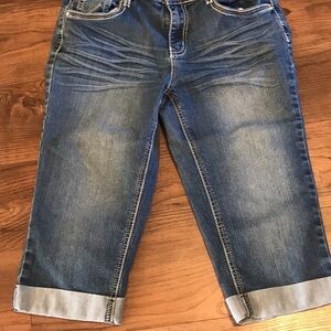 Earl Jeans size 8 Capri fit Classic Blue jean fit cute back pockets